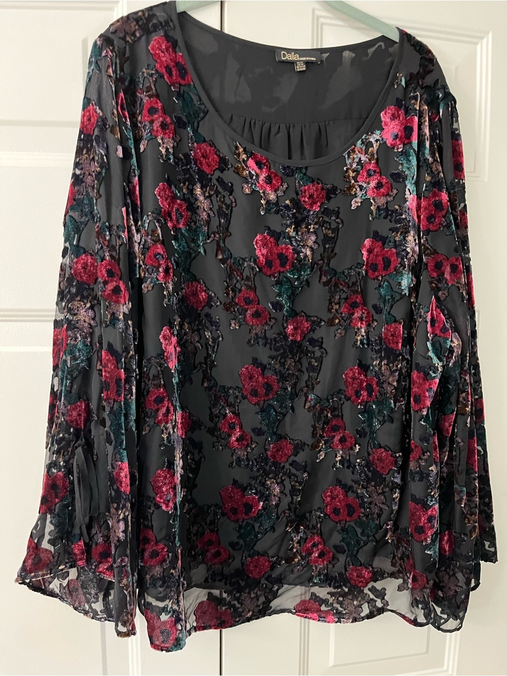 Dalia 2X Rose Black Overlay Top